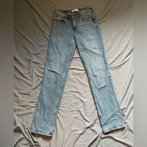 Abercrombie & Fitch
The Straight Mid. Rise